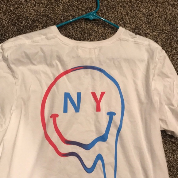 shirt - Picture 3 of 3